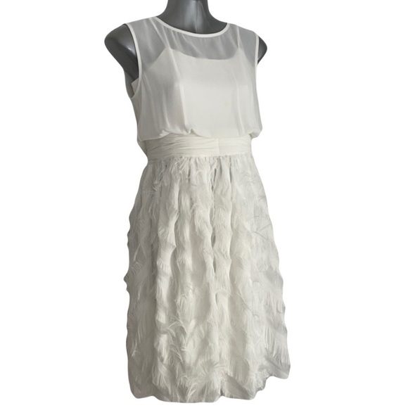 White Sleeveless Formal Prom Dress - Picture 1 of 16